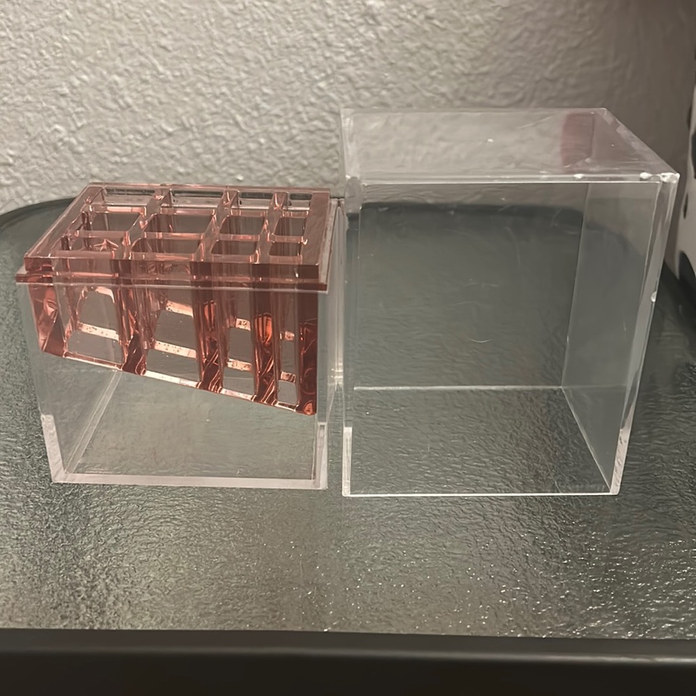 Makeup brush holder